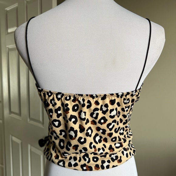 Gaze Leopard Print Spaghetti Strap Crop Tank Top - Picture 2 of 4